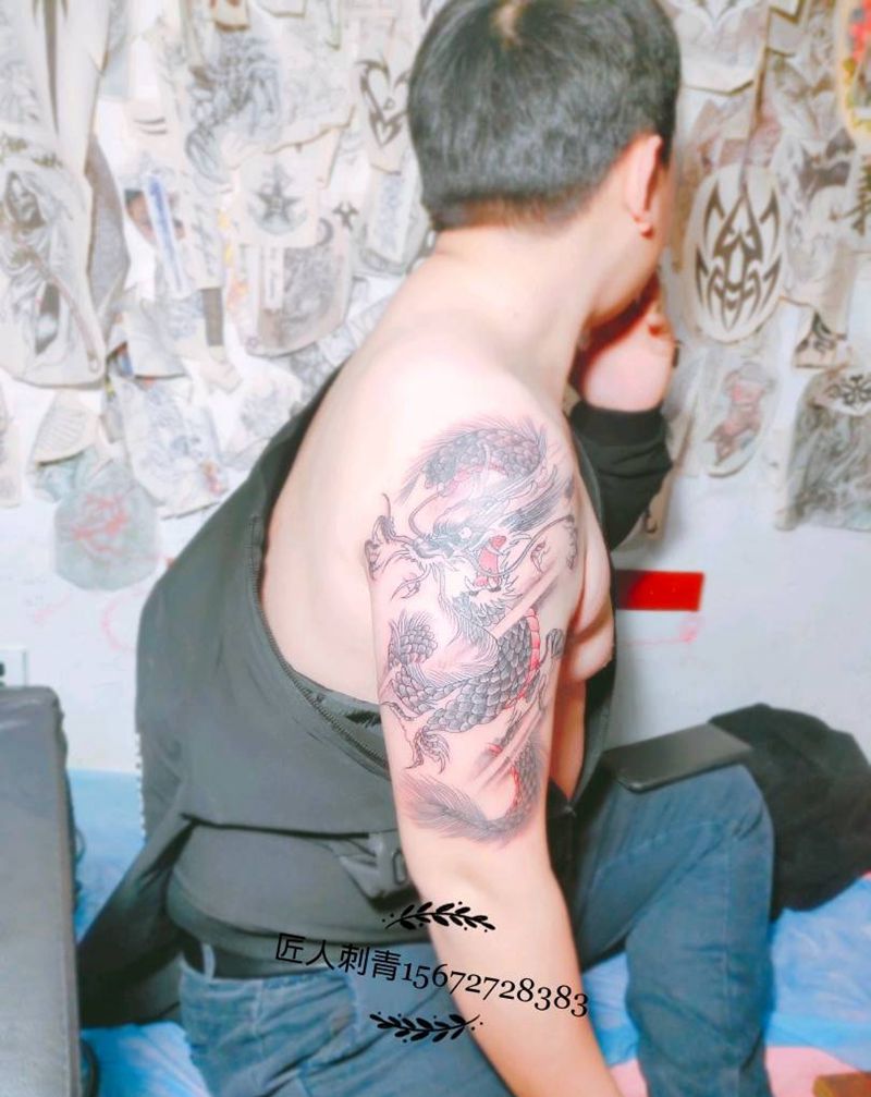 龙纹身图片_手臂新传统纹身图案