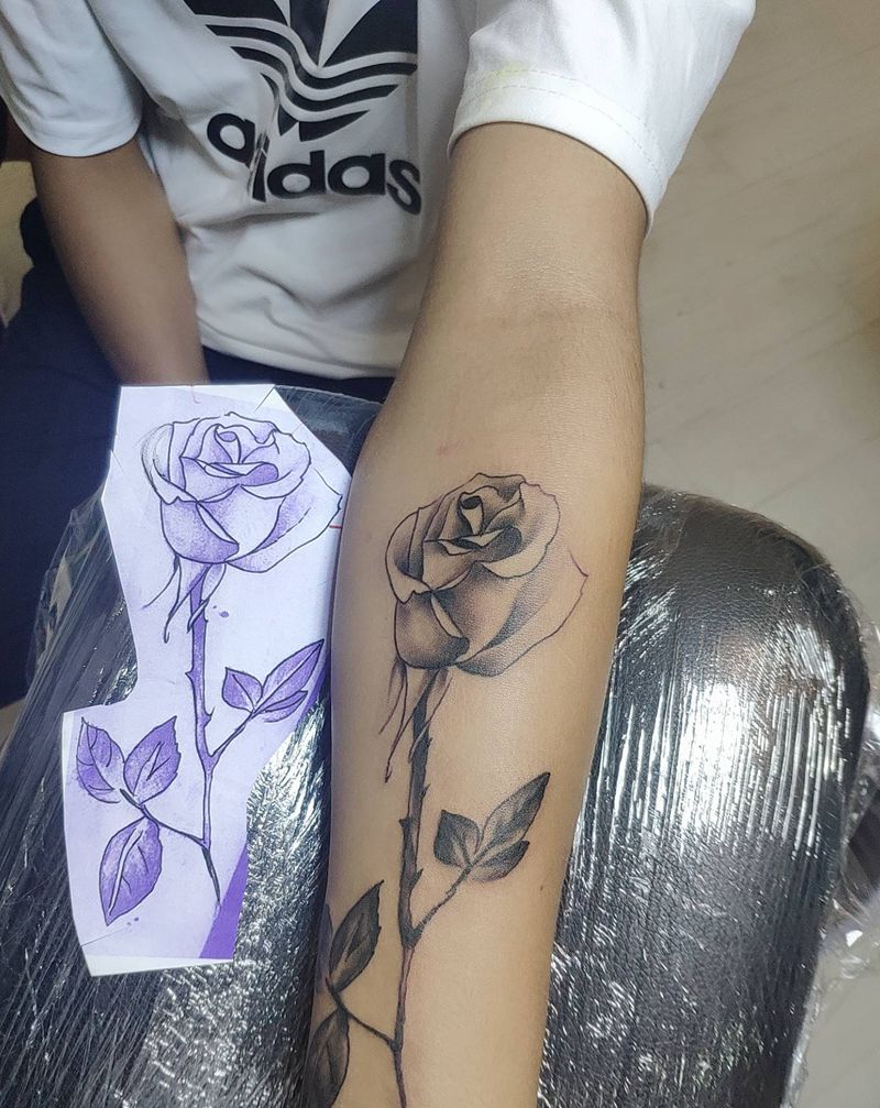 玫瑰纹身图片_手臂新传统欧美写实纹身图案