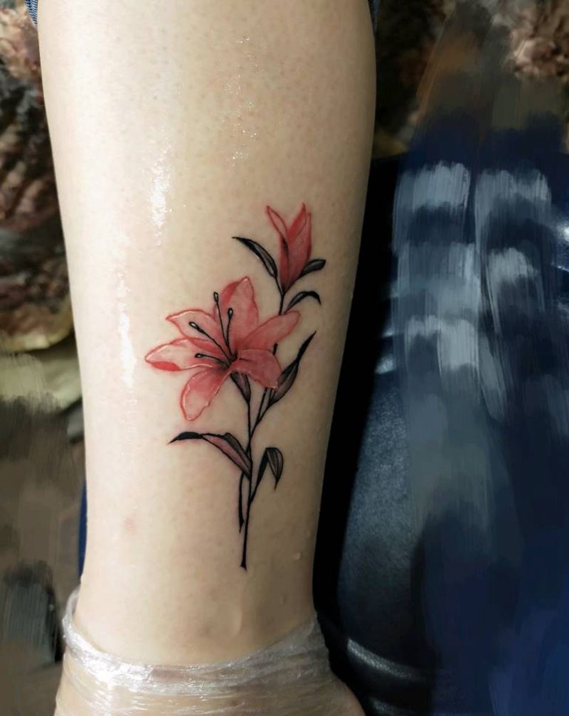 百合纹身图片_腿部水彩纹身图案