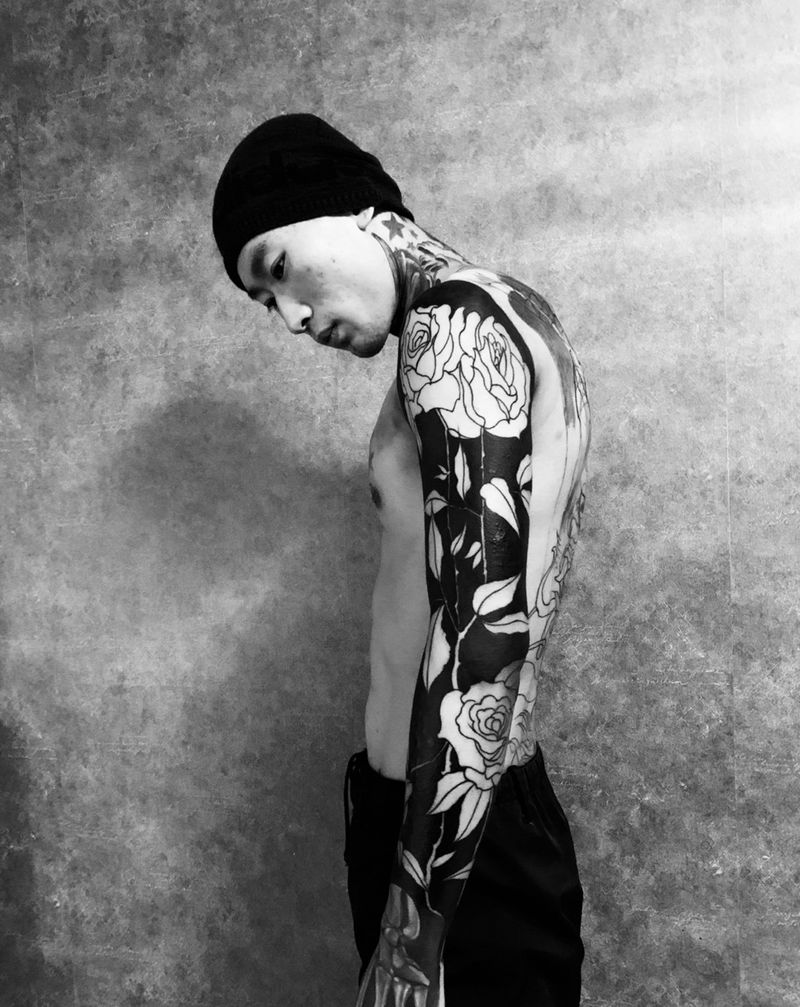 黑臂遮盖纹身图片