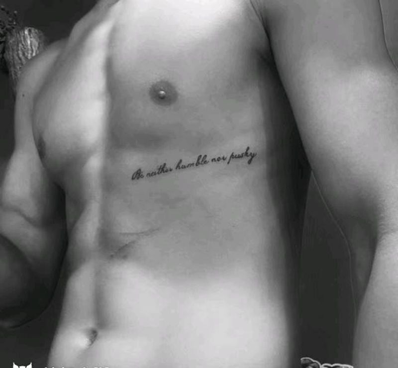 一个好身材的男人纹身图片