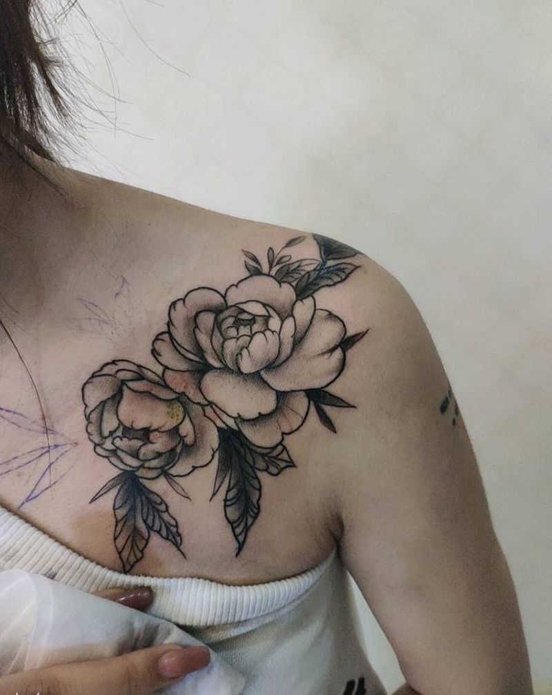 素花纹身图片_肩部新传统纹身图案