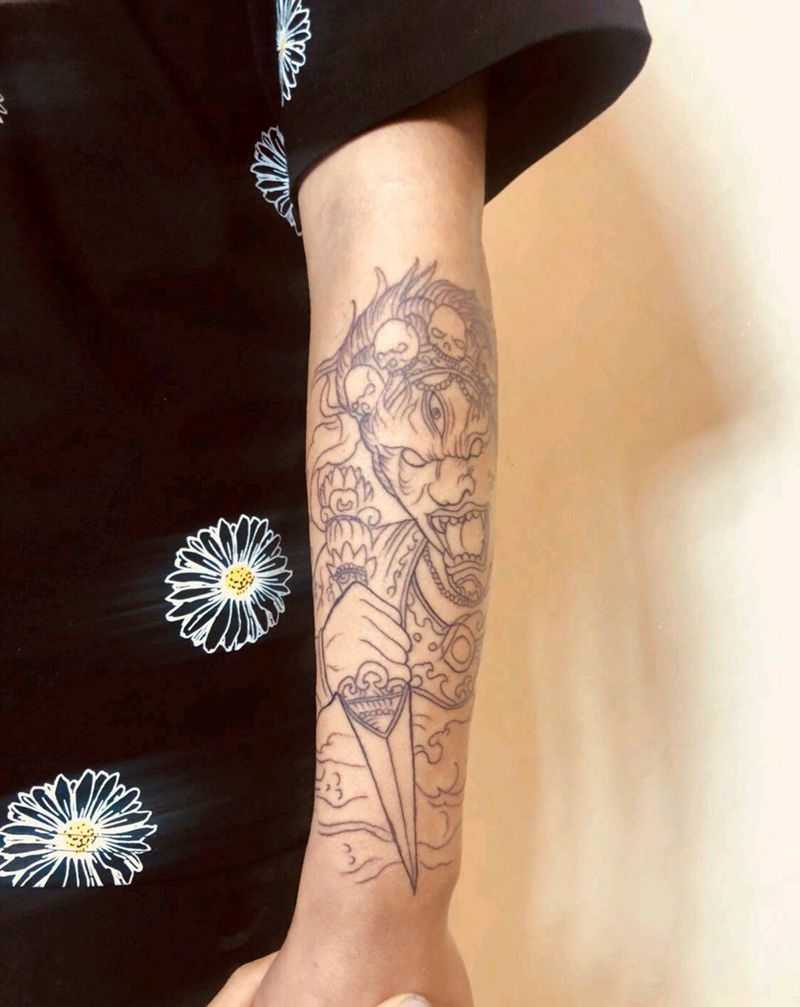 小臂大黑天。纹身图片_手臂新传统纹身图案