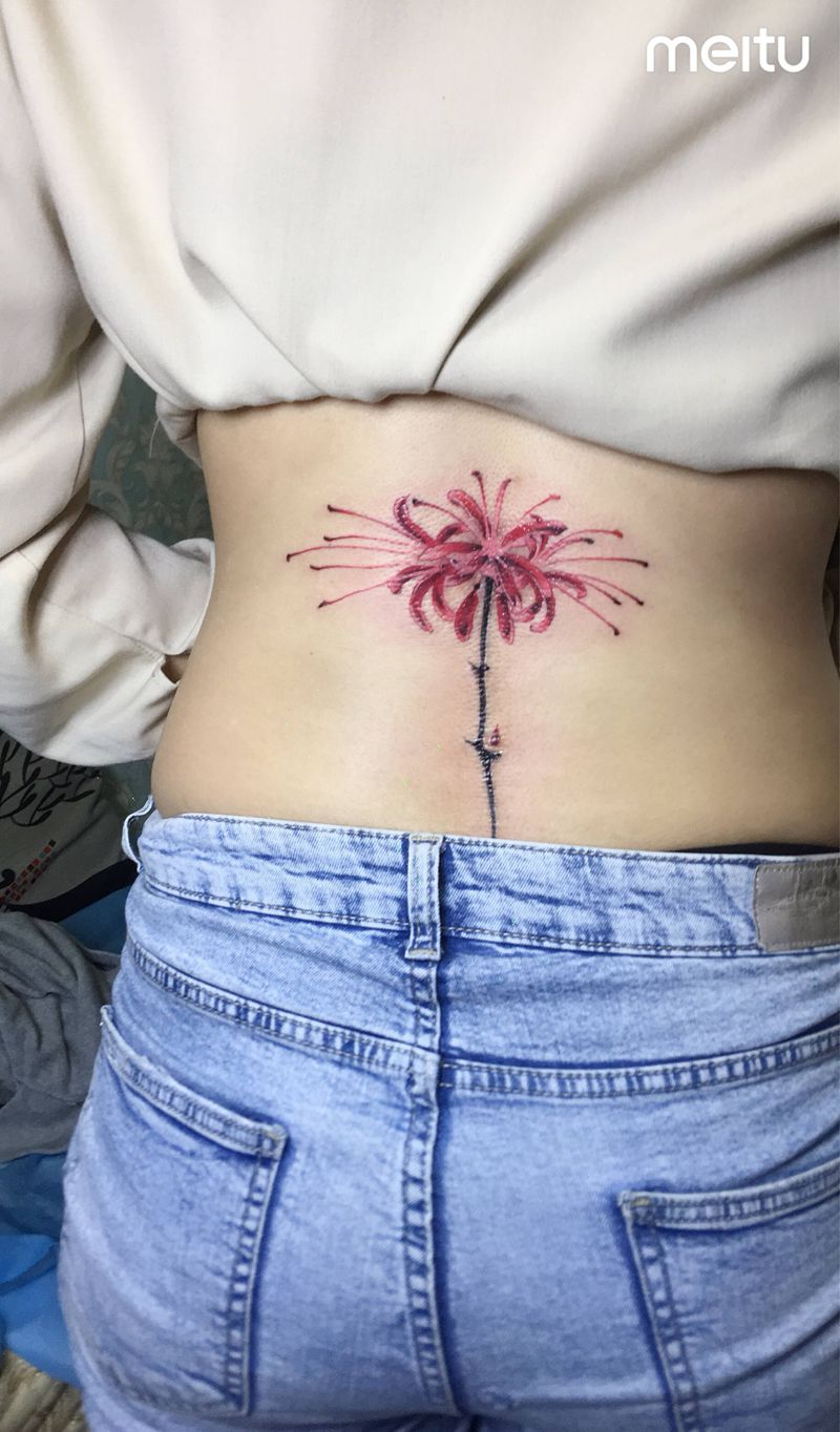 彼岸花纹身图片_背部纹身图案