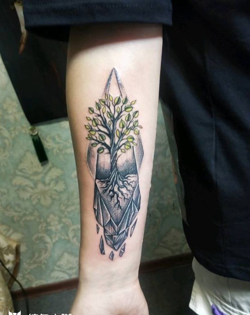 生命树纹身图片_手臂点刺纹身图案