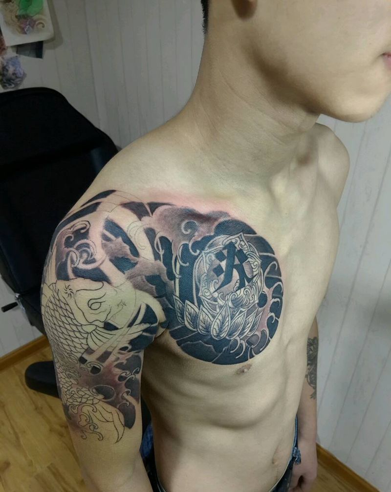 日式半甲纹身图片_肩部胸部手部传统宗教纹身图案