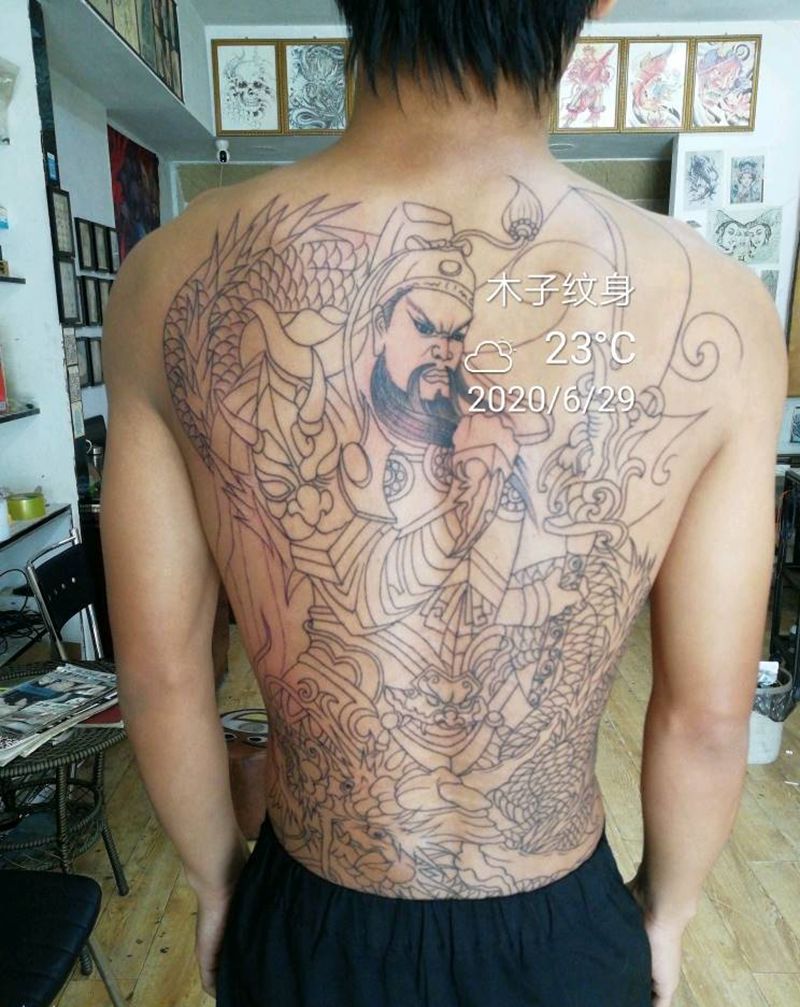 关羽线条纹身图片_背部纹身图案