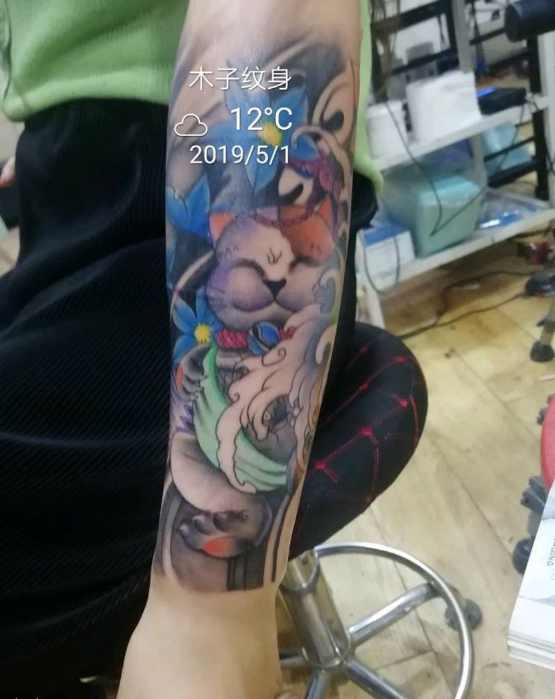 招财猫纹身图片_手臂纹身图案