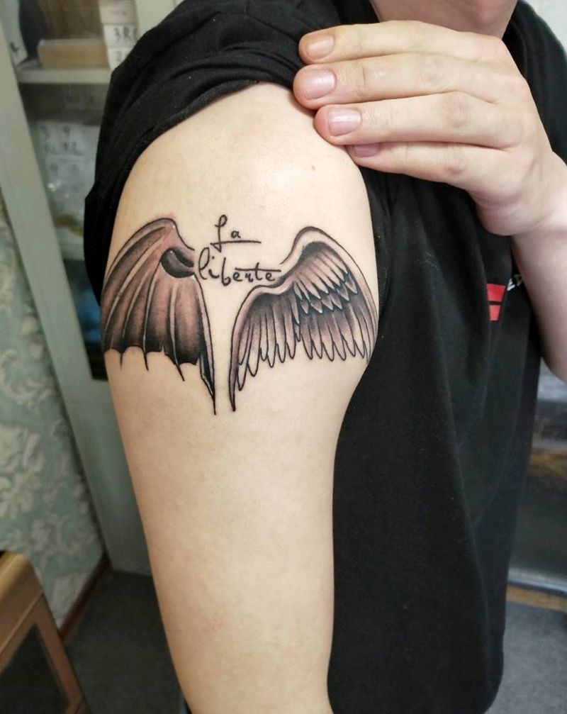 翅膀纹身图片_手臂纹身图案