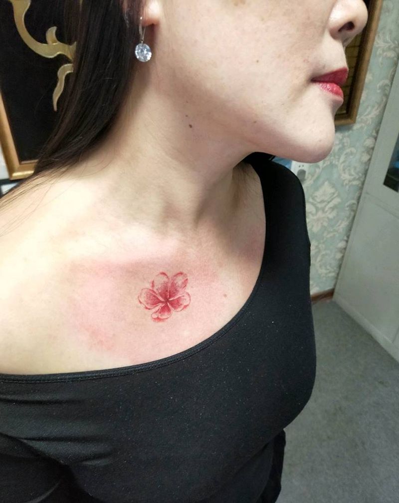 桃花纹身图片_胸部纹身图案