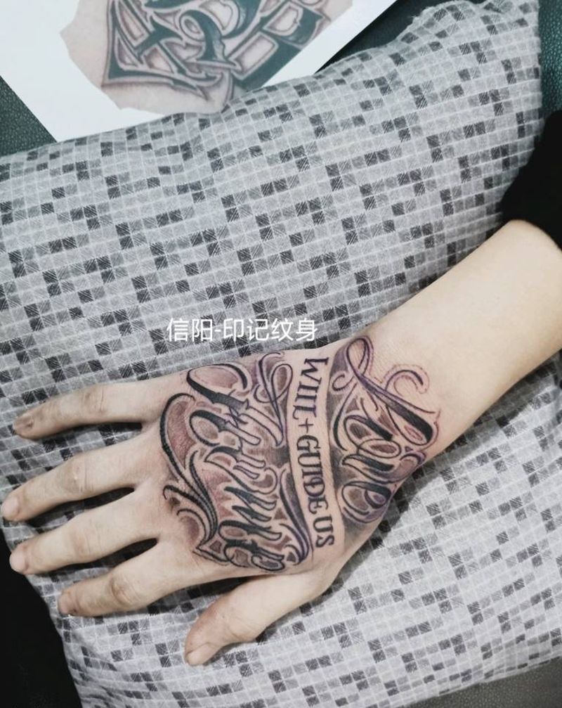 手背纹身图片_花体字纹身图案