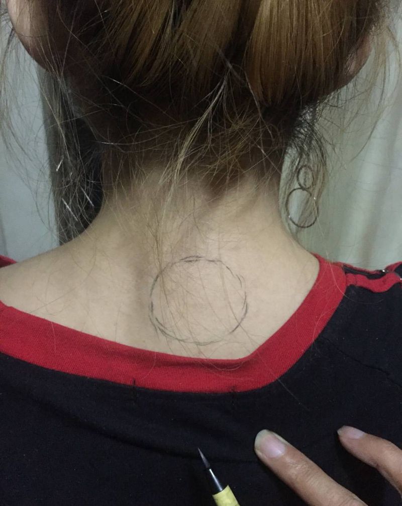 香奈儿图标纹身图片