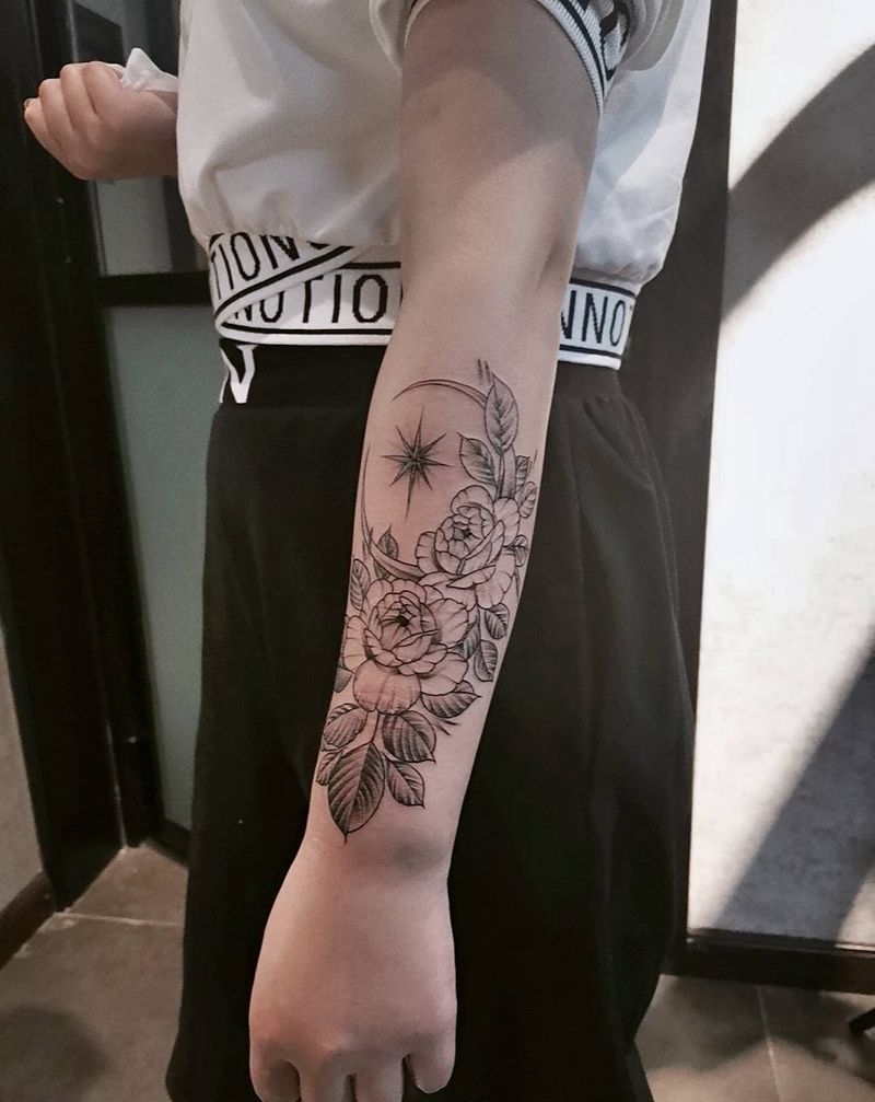 素花纹身图片_手臂点刺几何纹身图案