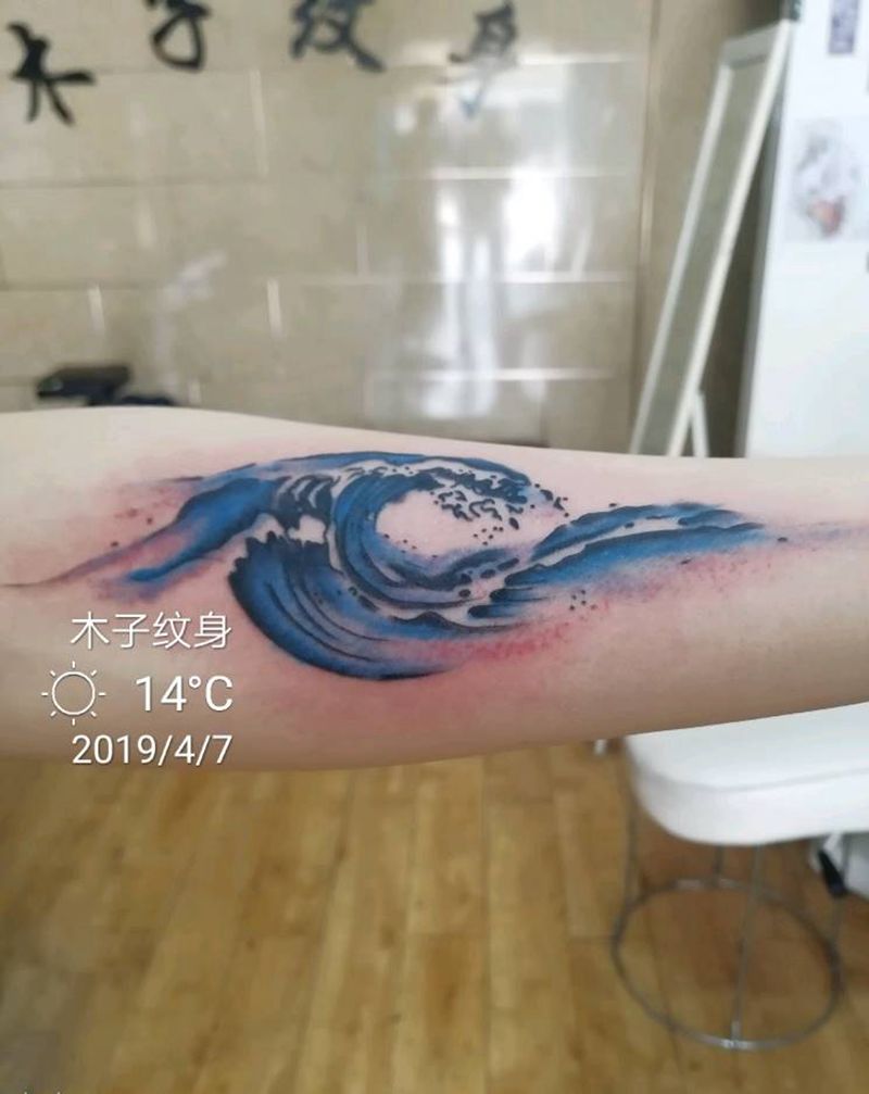 浪花纹身图片_手臂纹身图案