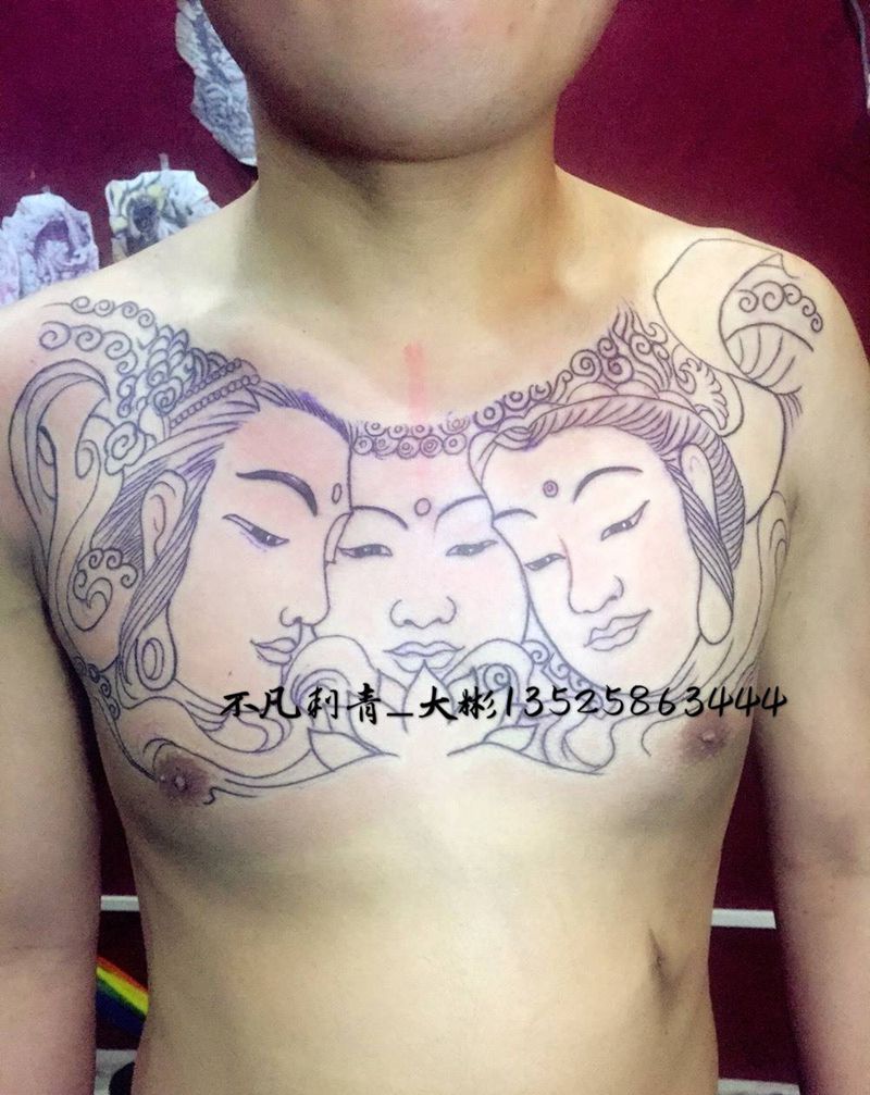 三面佛线条纹身图片_胸部鬼神传统纹身图案