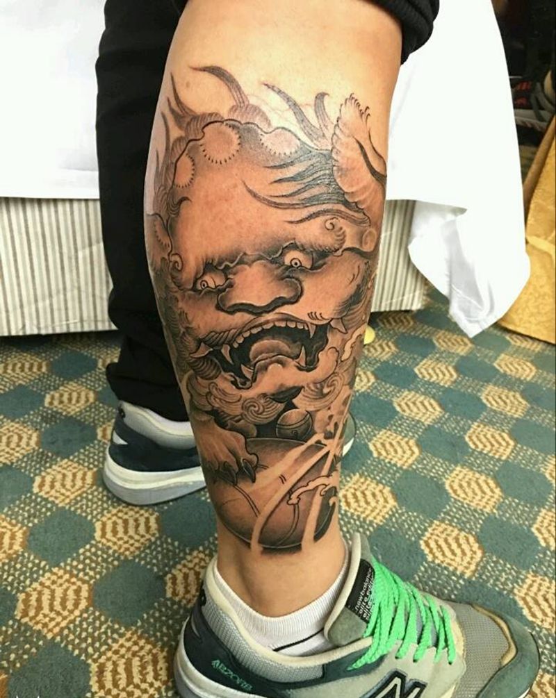 唐狮纹身图片_腿部传统成品纹身图案
