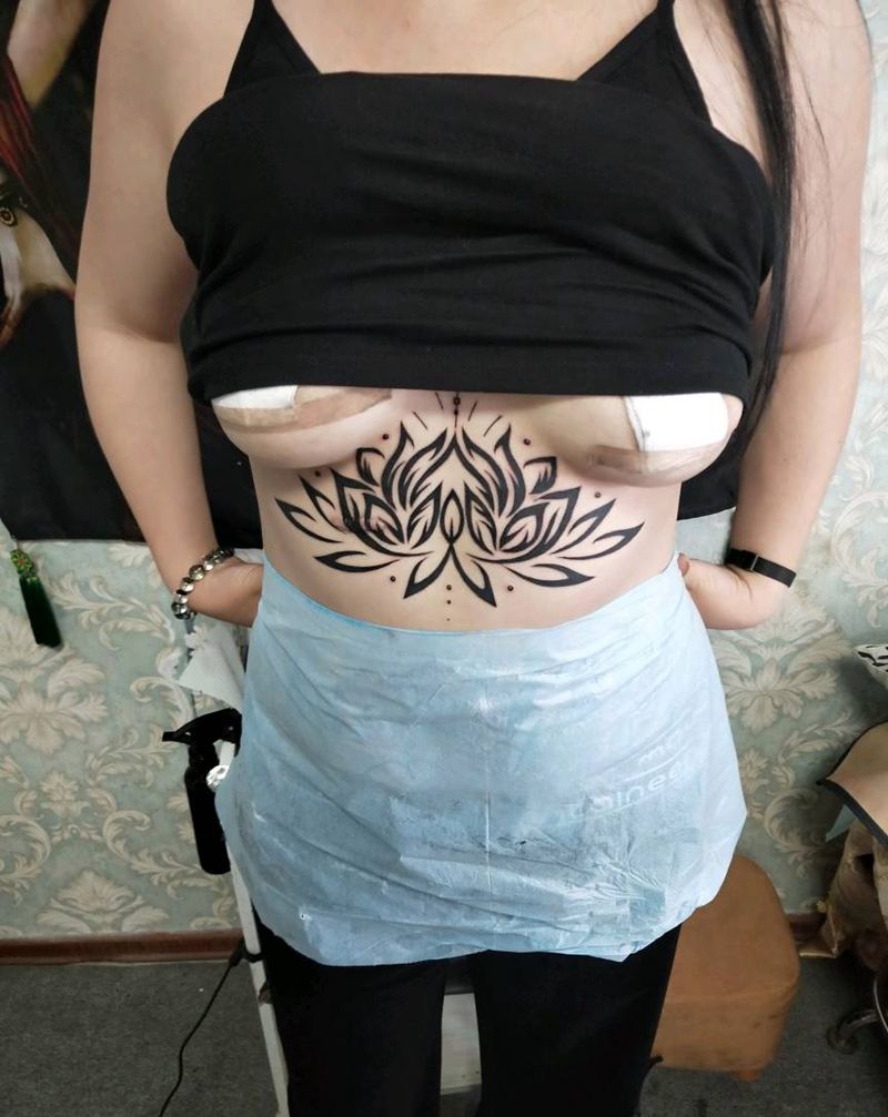 胸下纹身纹身图片_胸部图腾纹身图案