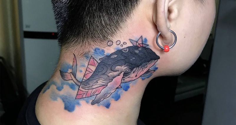 鲸鱼遮盖纹身图片_成品颈部清新欧美动物几何原创纹身图案