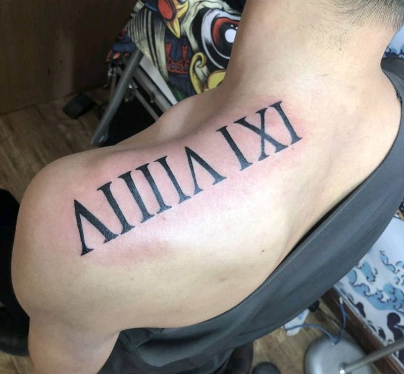 数字纹身图片_肩部纹身图案