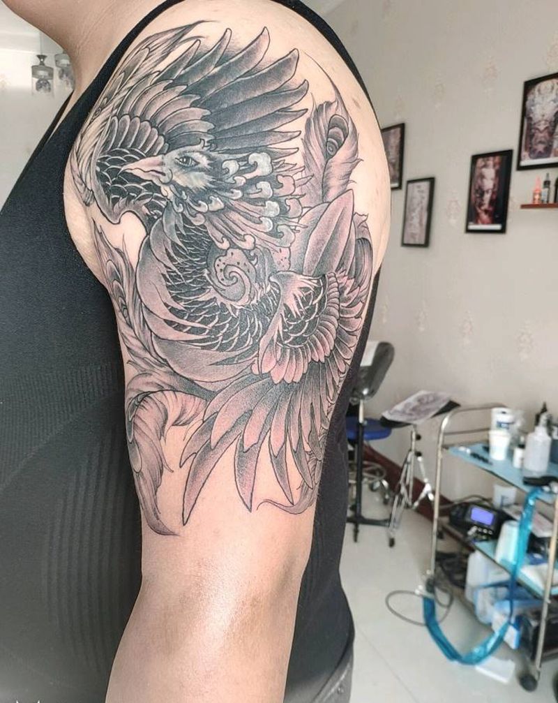 大臂凤凰。遮盖纹身图片_手臂新传统凤凰纹身图案