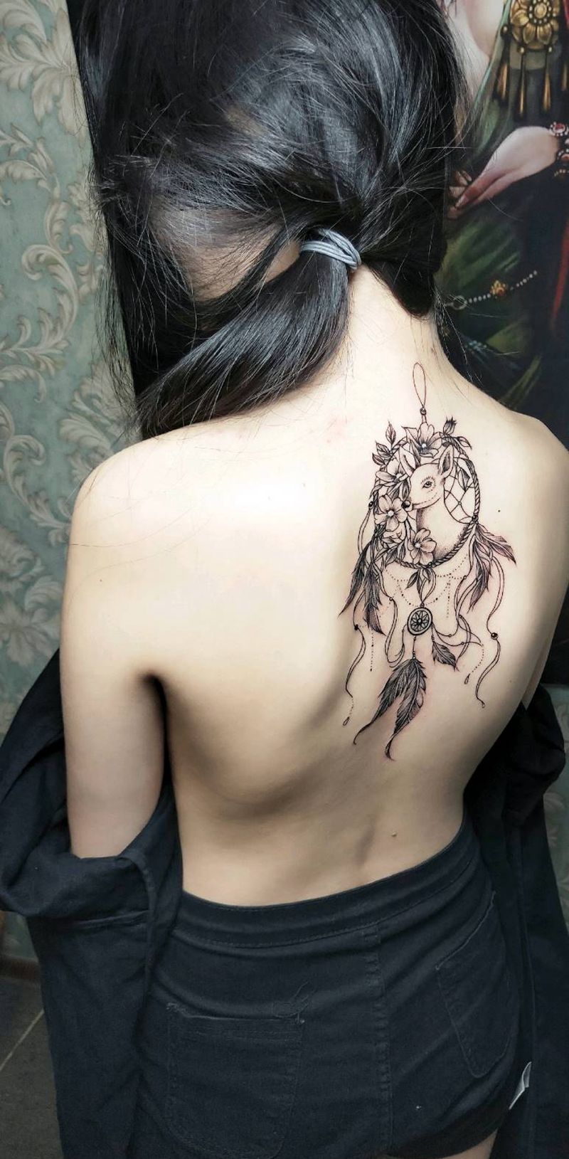 捕梦网纹身图片_背部点刺纹身图案