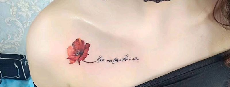 锁骨纹身图片_胸部纹身图案