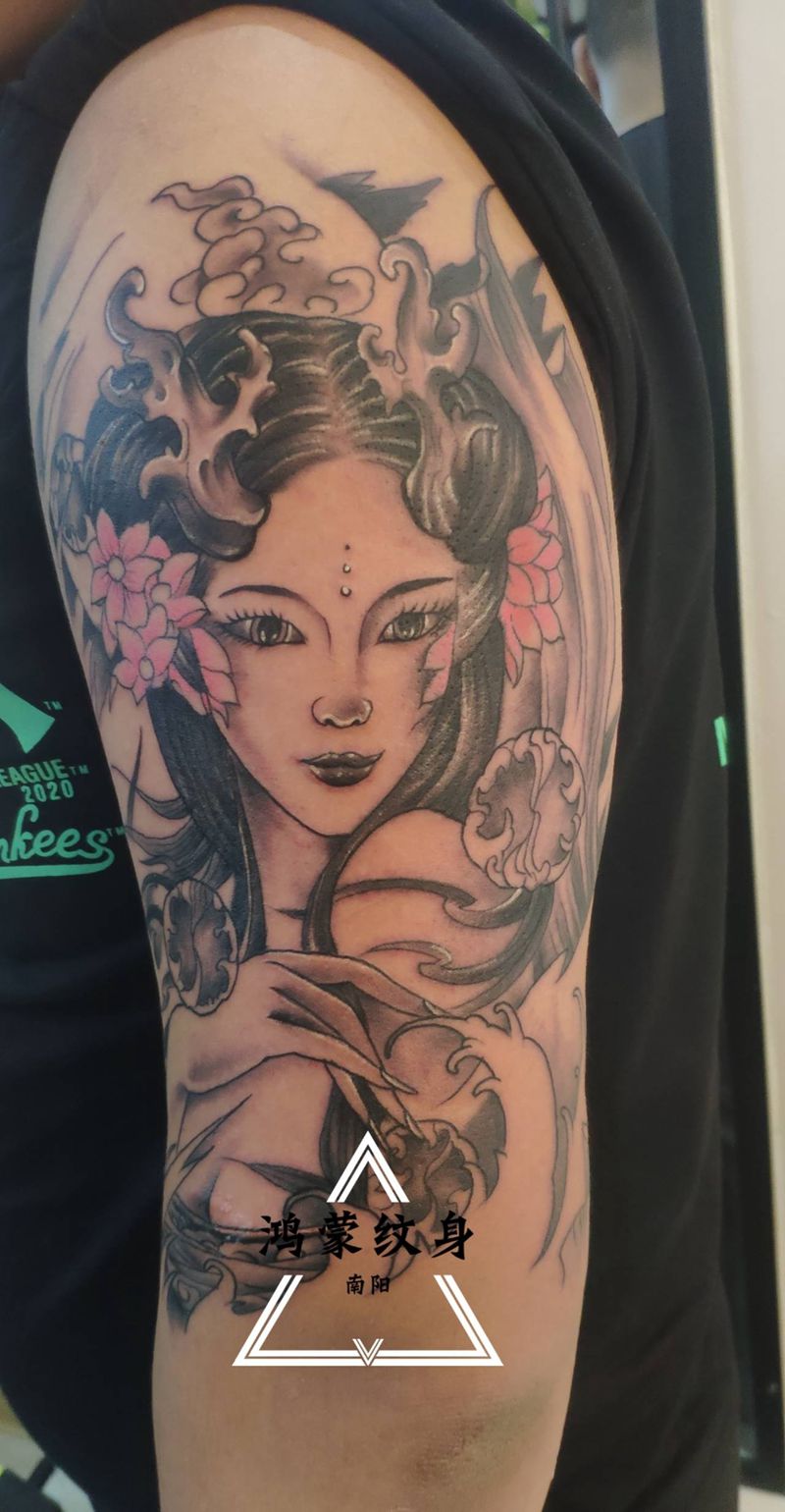 龙姬纹身图片_手臂新传统纹身图案