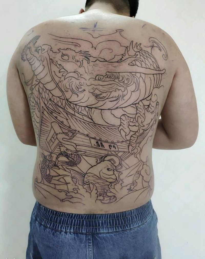 鲤鱼跃龙门纹身图片_背部新传统鱼龙纹身图案