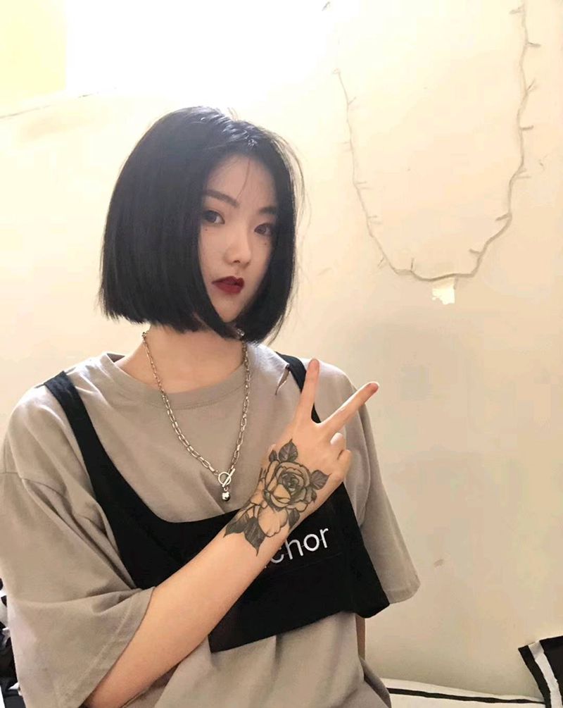 素花纹身图片_手部点刺纹身图案