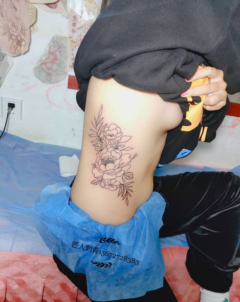 素花，纹身图片_腰部纹身图案