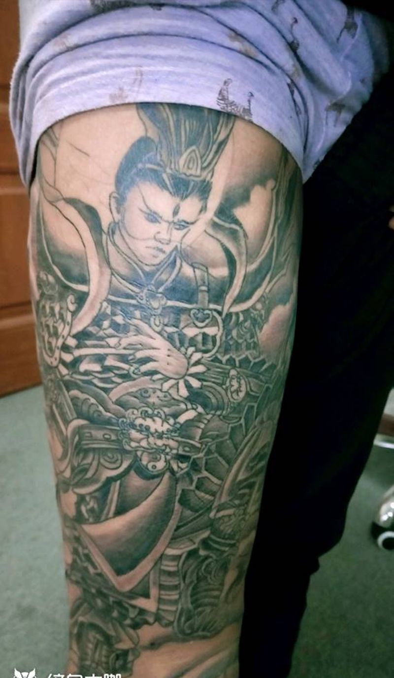 花腿二郎神纹身图片_腿部新传统纹身图案