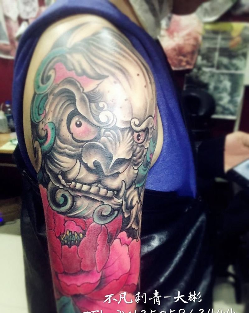 原创设计唐狮牡丹遮盖一只会飞的马纹身图片_成品肩部手臂传统动物原创植物遮盖纹身图案