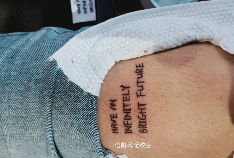 字母纹身图片_脚部纹身图案