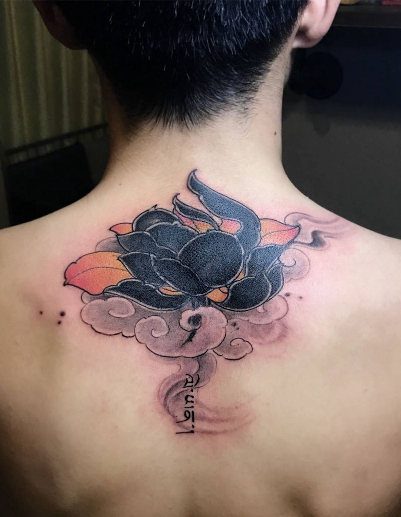 莲遮盖纹身图片_成品颈部背部传统植物纹身图案