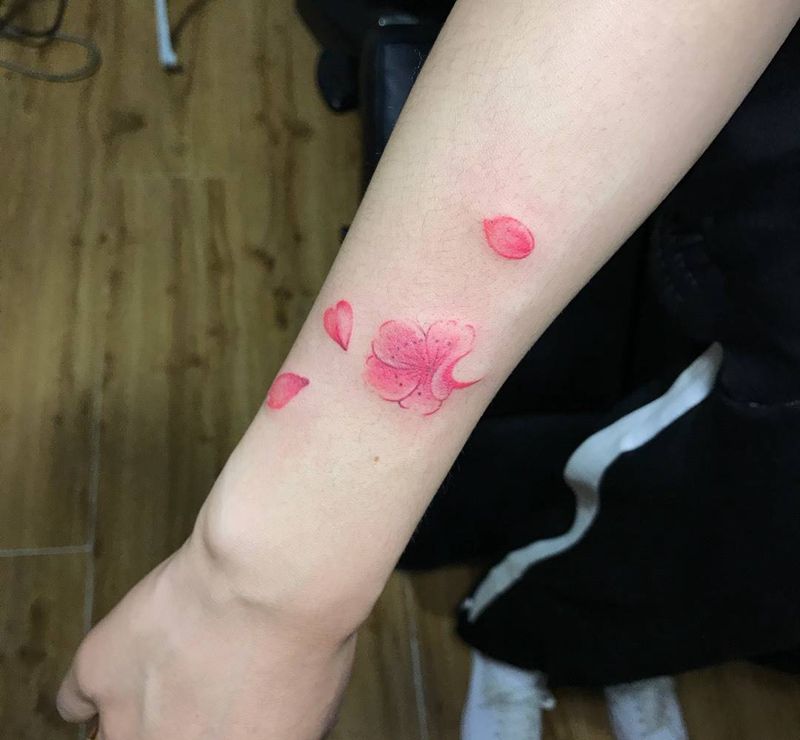 花纹身图片_成品清新植物手臂手部纹身图案