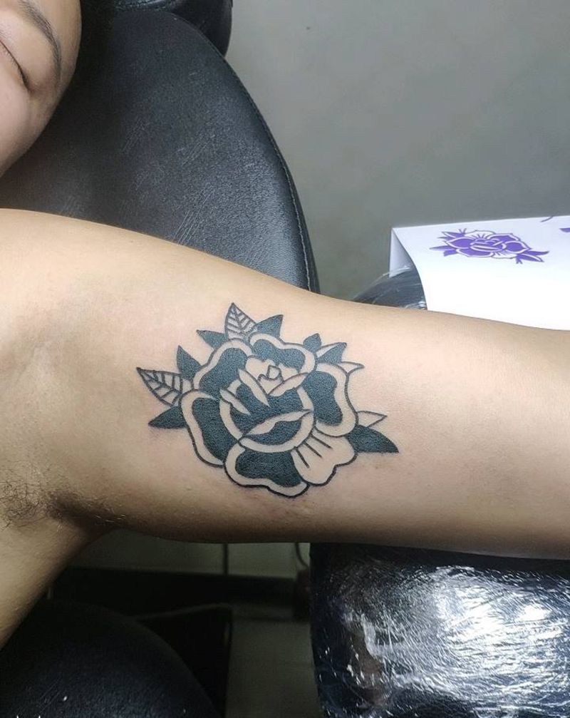 玫瑰纹身图片_手臂Old School纹身图案