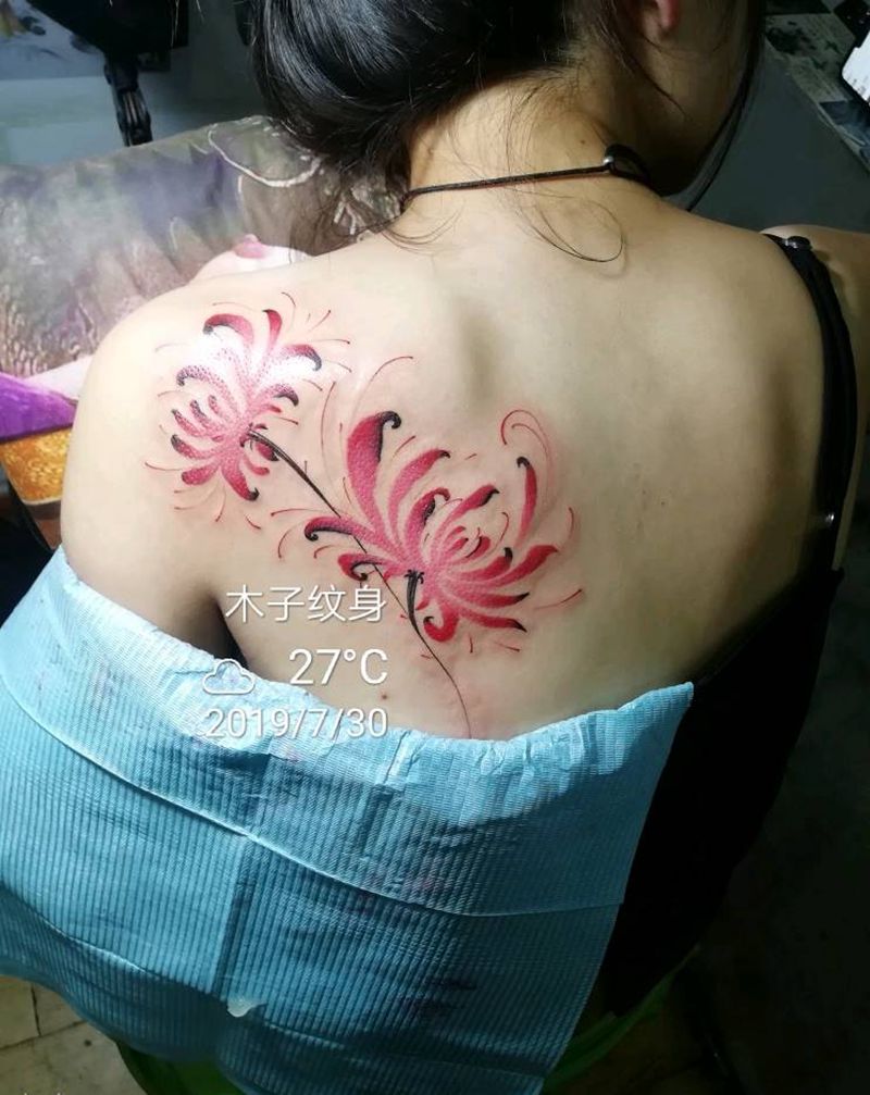 彼岸花纹身图片_肩部纹身图案