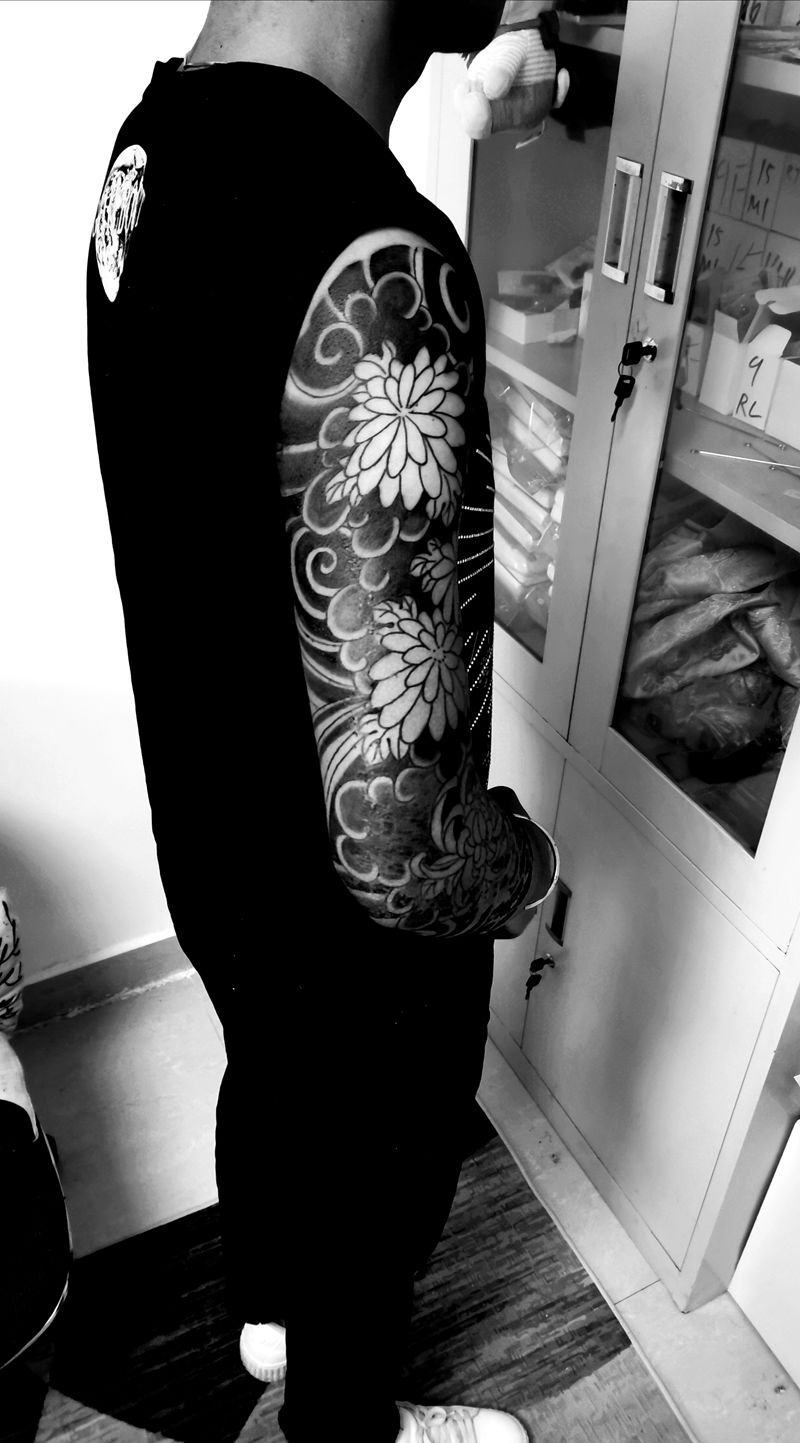 七分袖纹身图片_手臂老传统纹身图案