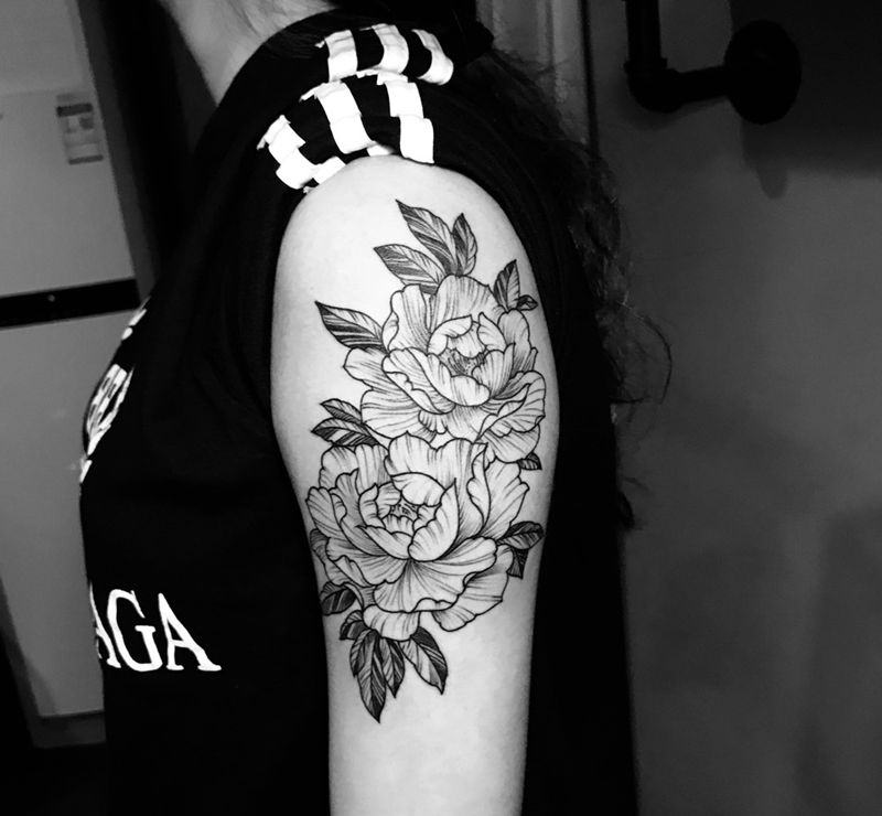 韩式小清新花纹身图片_手臂点刺纹身图案