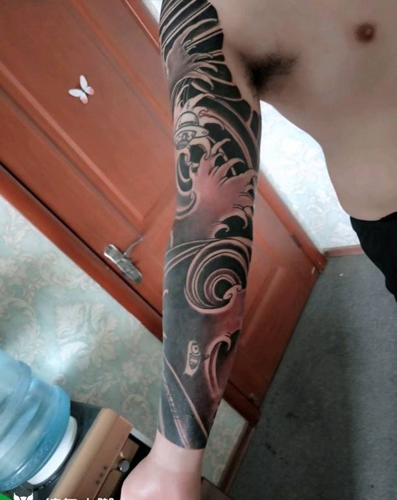 浪臂纹身图片_手臂新传统老传统纹身图案