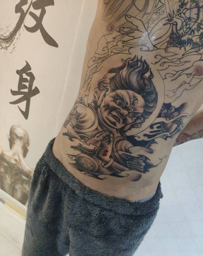 花肚子纹身图片_腹部新传统纹身图案