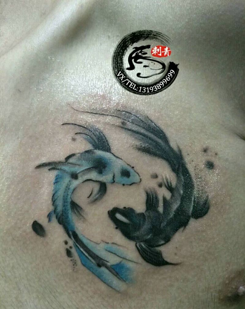 阴阳鱼纹身图片_胸部成品纹身图案