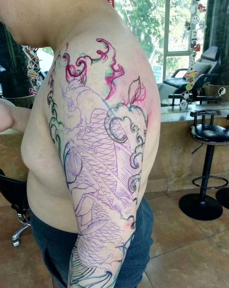 大鲤鱼 七分袖纹身图片