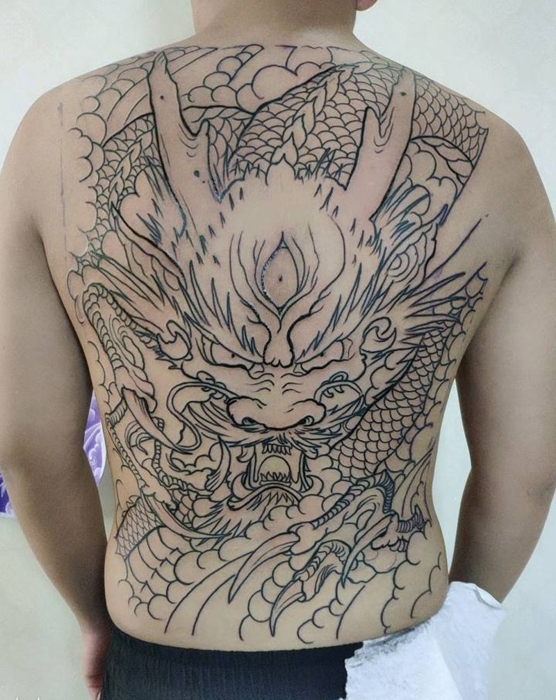 满背龙纹身图片_背部新传统老传统纹身图案