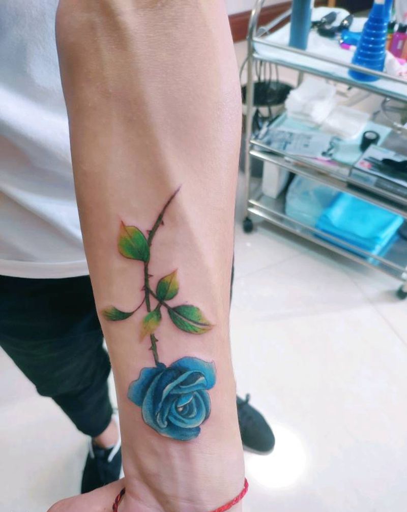 玫瑰纹身图片_手臂欧美写实纹身图案