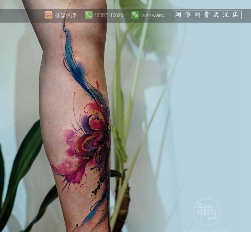 缤纷纹身图片_腿部脚部水墨水彩纹身图案