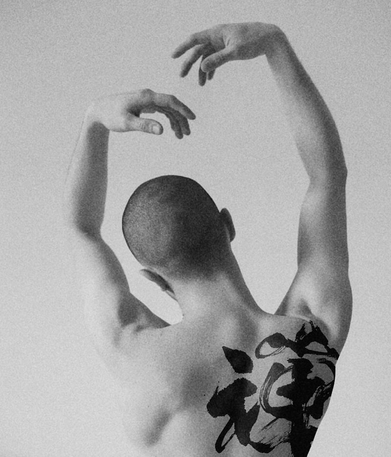 书法纹身图片_颈部水墨纹身图案