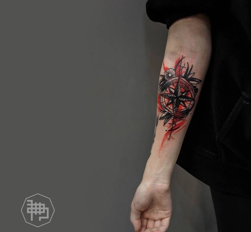 方向纹身图片_手部手臂成品欧美国画传统原创纹身图案