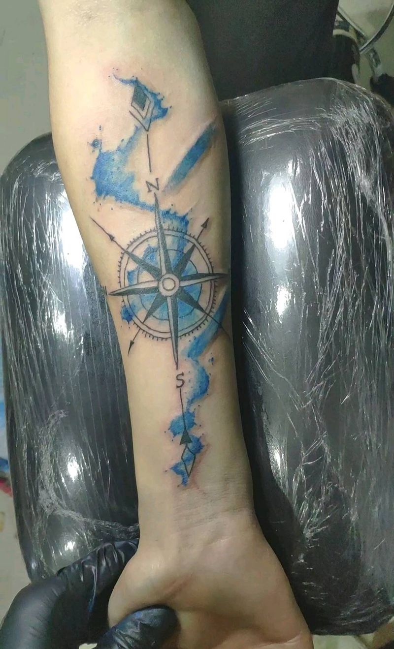 水彩纹身图片_手臂纹身图案