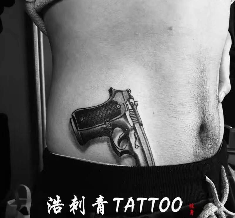 手枪纹身图片